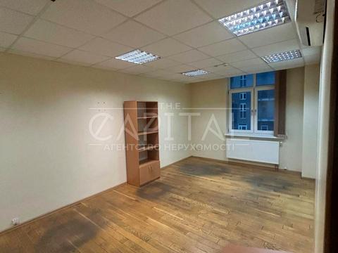 комерційна за адресою Звіринецька вул., 59