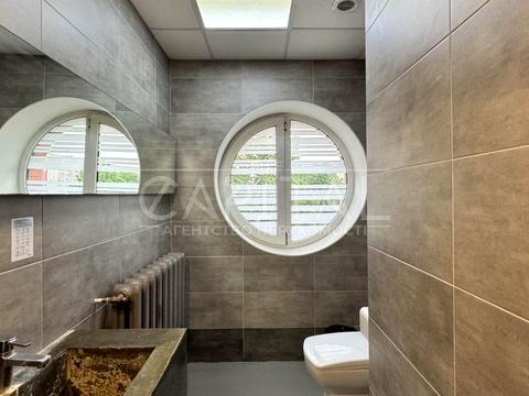 комерційна за адресою Лесі Українки бульв., 23