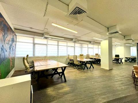 комерційна за адресою Лесі Українки бульв., 23