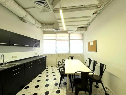 комерційна за адресою Лесі Українки бульв., 23