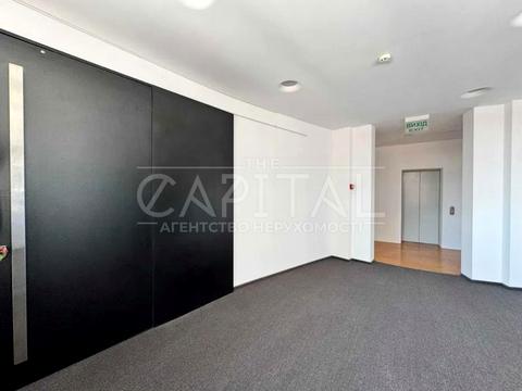 комерційна за адресою Лесі Українки бульв., 23