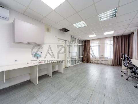 коммерческая по адресу Столичне шосе, 3