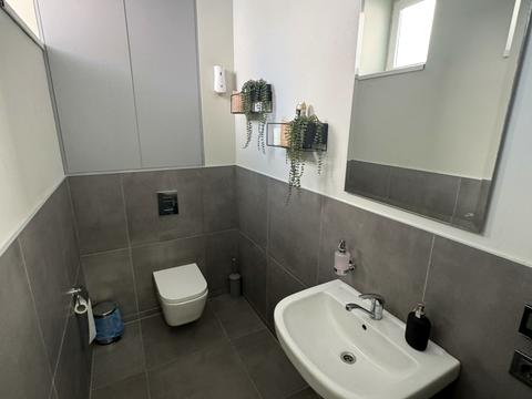 комерційна за адресою Київ, Василя Тютюнника вул. (Анрі Барбюса), 5-А/1