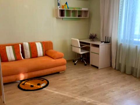 квартира за адресою Космічна вул., 3