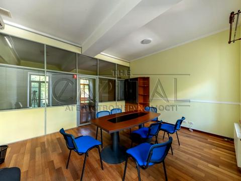 комерційна за адресою Круглоуніверситетська вул., 4