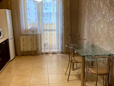 квартира за адресою Космічна вул., 3