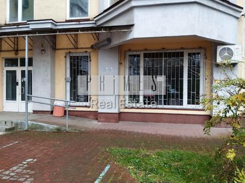 комерційна за адресою Макіївська вул., 10