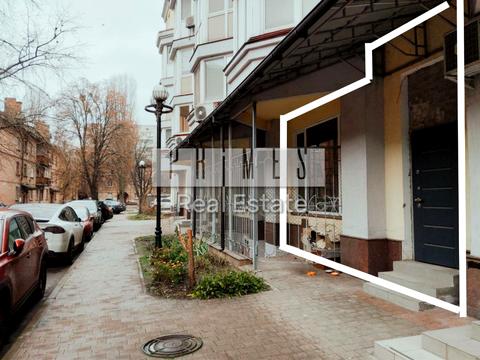 комерційна за адресою Макіївська вул., 10