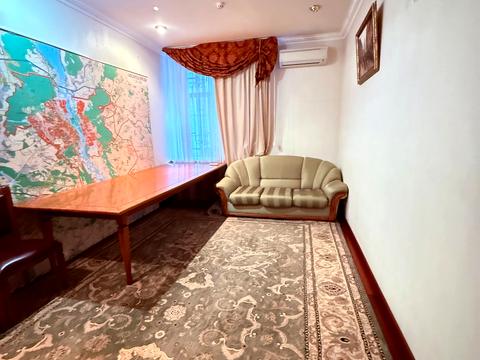 комерційна за адресою Круглоуніверситетська вул., 18/2