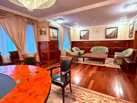 комерційна за адресою Круглоуніверситетська вул., 18/2