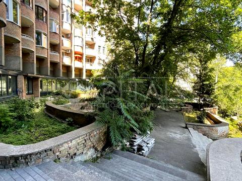 коммерческая по адресу Гоголевская ул., 37/2