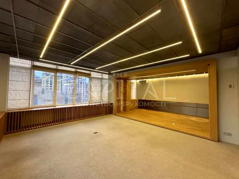 коммерческая по адресу Верхній Вал ул., 12