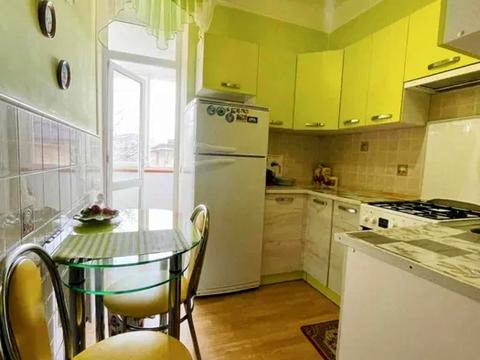 квартира за адресою Миколи Зерова вул., 11