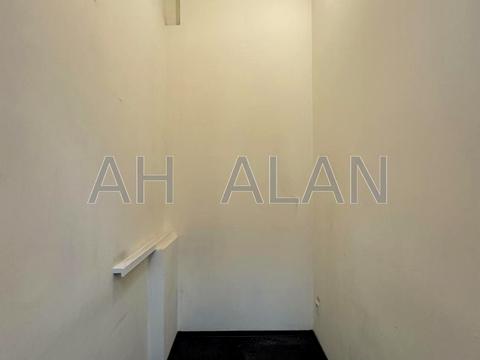 комерційна за адресою Дениса Монастирського вул. (Василя Сурікова), 3А