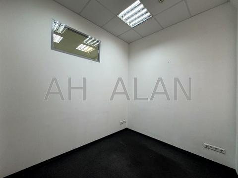 комерційна за адресою Дениса Монастирського вул. (Василя Сурікова), 3А