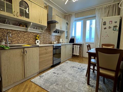 квартира за адресою Кирила Трильовського вул., 1