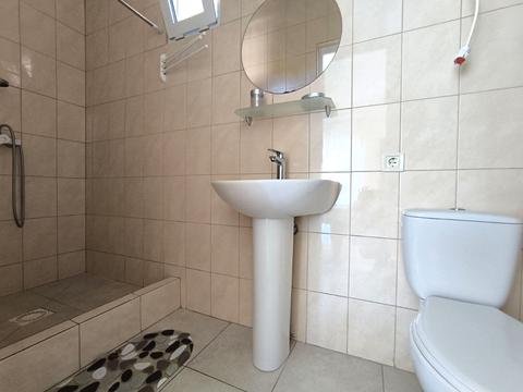 коммерческая по адресу Студентська, 27