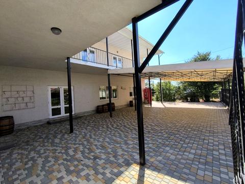 коммерческая по адресу Студентська, 27