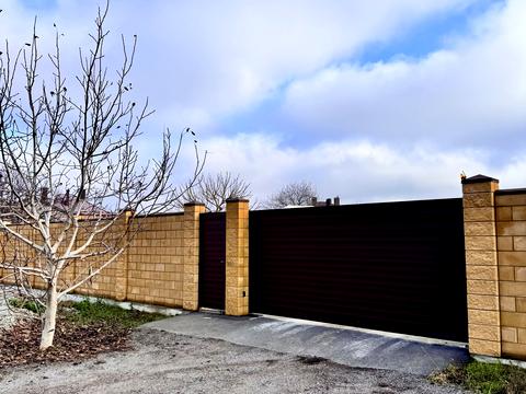 будинок за адресою Родини Кузьменків