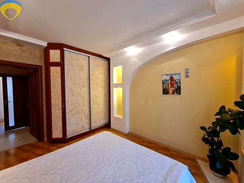 квартира за адресою Академіка Корольова вул., 81/6