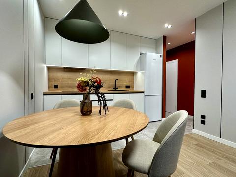 квартира за адресою Салютна вул., 2к18