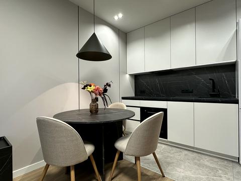 квартира за адресою Салютна вул., 2к17