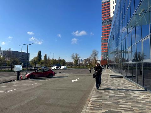 комерційна за адресою Миколи Бажана просп., 17-А