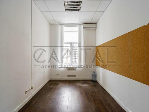 комерційна за адресою Ярославів Вал вул., 38