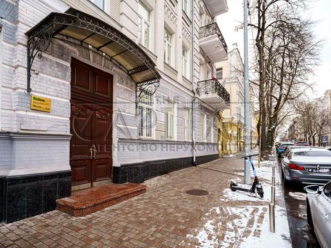 комерційна за адресою Ярославів Вал вул., 38