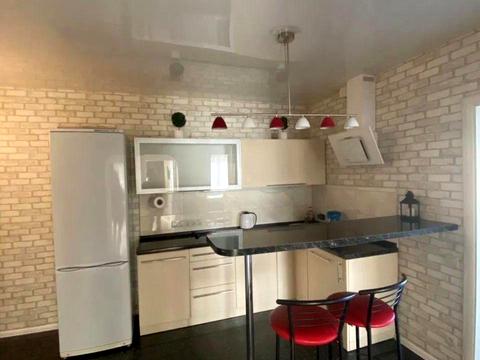 квартира за адресою Анни Ахматової вул., 28