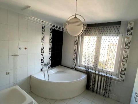 квартира за адресою Анни Ахматової вул., 28