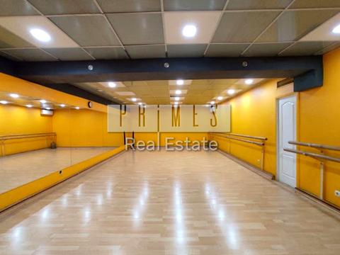 комерційна за адресою Межигірська вул., 25