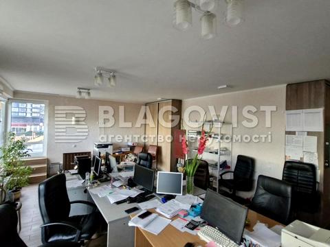 комерційна за адресою Зарічна вул., 1-Г