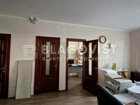 комерційна за адресою Зарічна вул., 1-Г