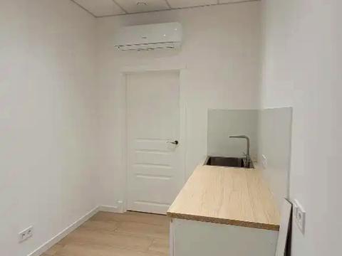 комерційна за адресою Ламана вул., 18