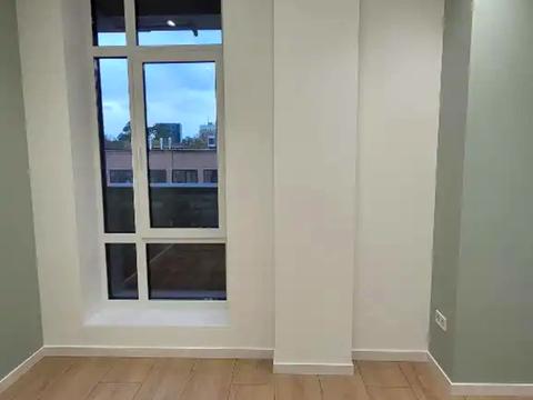 комерційна за адресою Ламана вул., 18