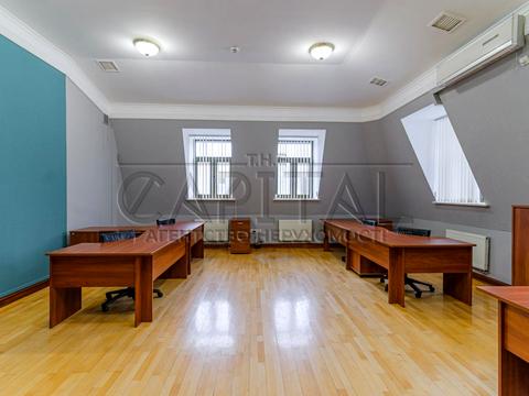 комерційна за адресою Липська вул., 16