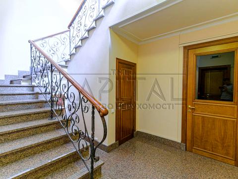 комерційна за адресою Липська вул., 16