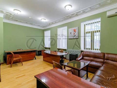 комерційна за адресою Липська вул., 16