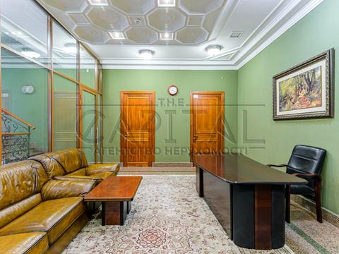 комерційна за адресою Липська вул., 16