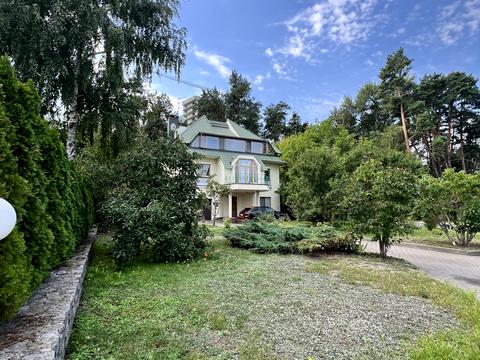 будинок за адресою Вишнева вул.