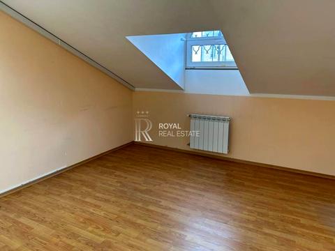 комерційна за адресою Саксаганського вул., 115