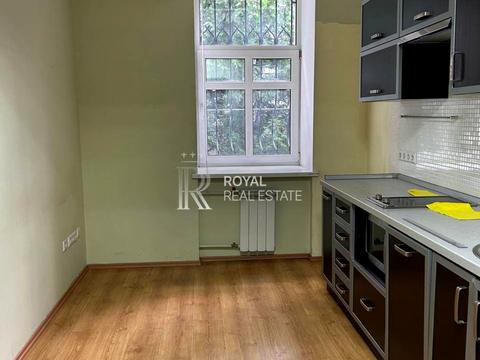 комерційна за адресою Саксаганського вул., 115