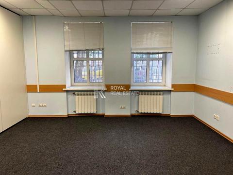 комерційна за адресою Саксаганського вул., 115