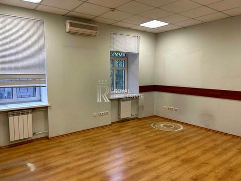 комерційна за адресою Саксаганського вул., 115