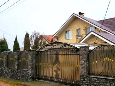 будинок за адресою Лугова