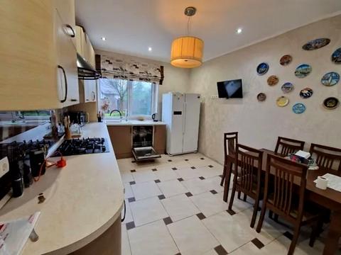 будинок за адресою Лугова