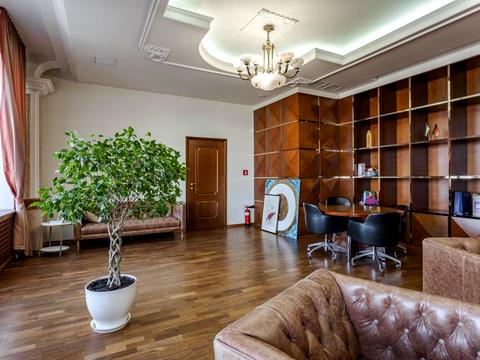 комерційна за адресою Контрактова пл., 10-А