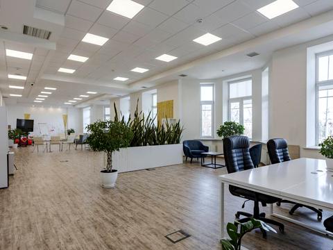 комерційна за адресою Контрактова пл., 10-А