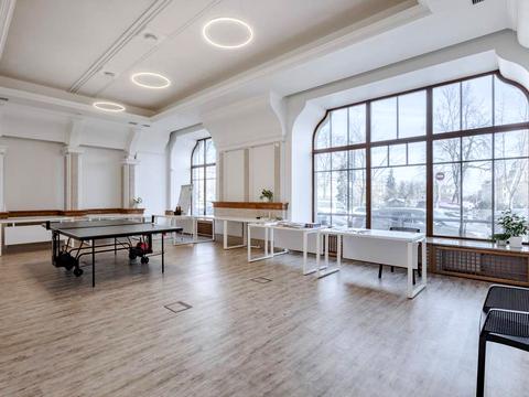 комерційна за адресою Контрактова пл., 10-А